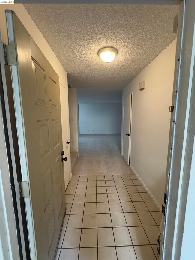 Building Photo - 3152 Heather Ridge Dr