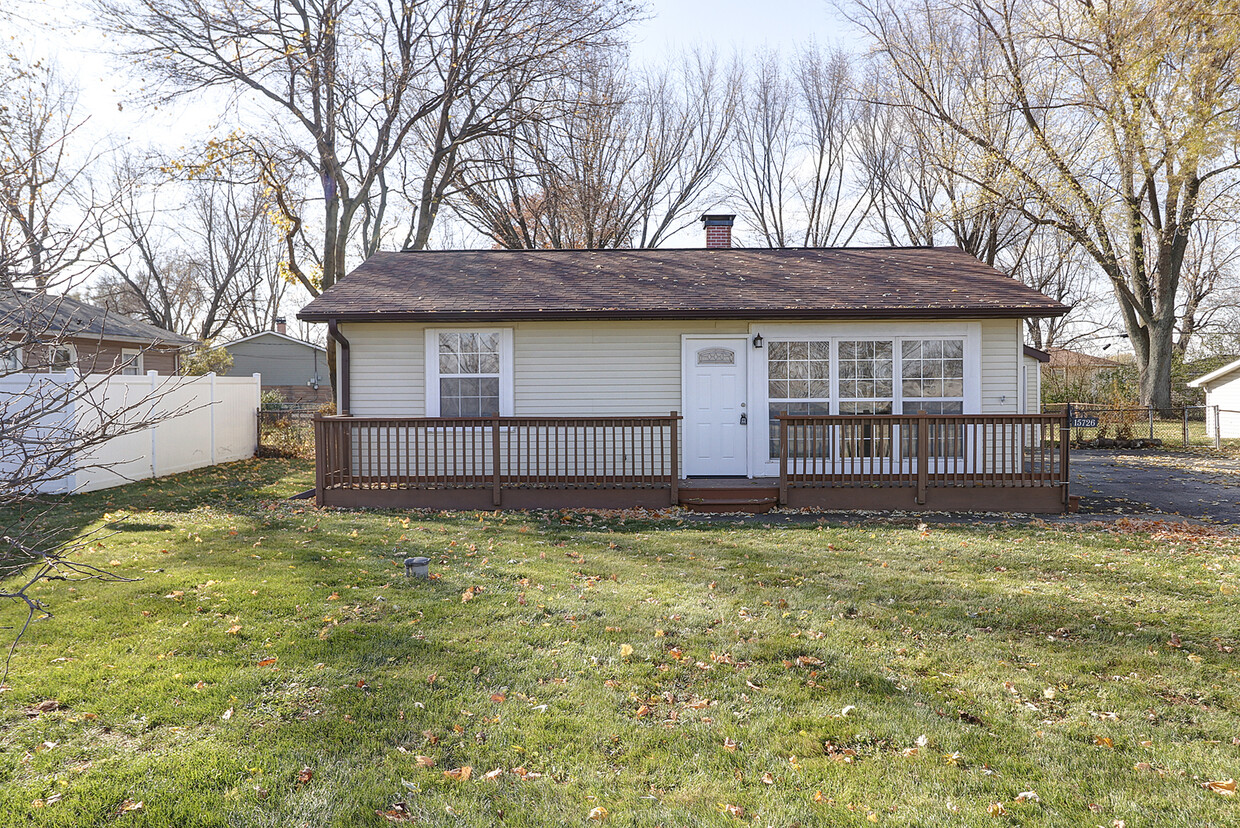 Primary Photo - 15726 Joliet Rd