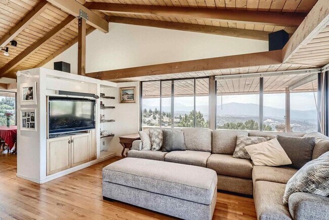 Building Photo - Large 4BR/4BA Alpine home with amazing VIEWS!