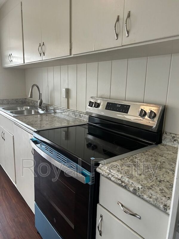 Photo - 1380 Uila St House