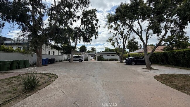 Foto del edificio - 5855 Shirley Ave