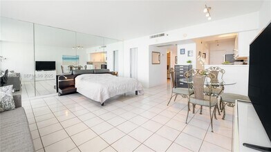 Building Photo - 100 Lincoln Rd