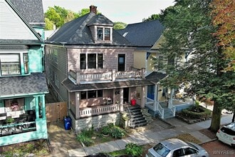 Building Photo - 135 Park St