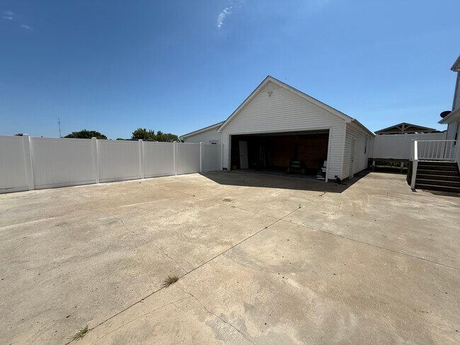 Foto del edificio - 105 Ainsley Rd