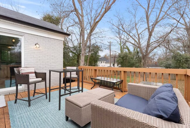 Building Photo - 2429 Remount Rd