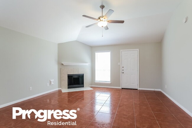Foto del edificio - 2115 Beacon Light Ln