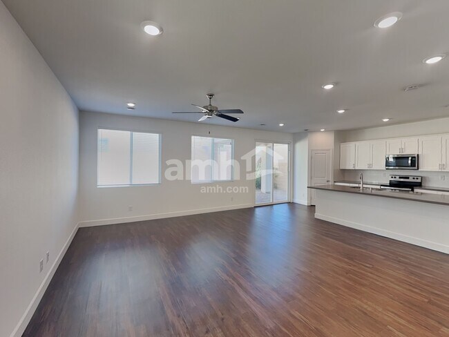 Foto del edificio - 8882 Carmine Cob Ave