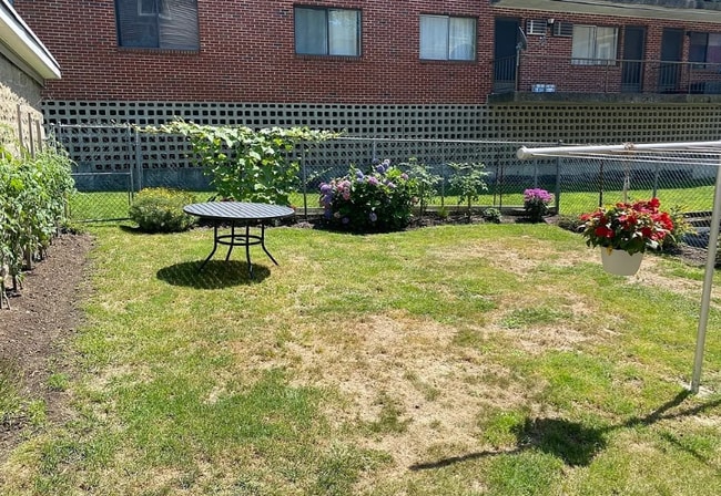 Building Photo - 25 Bridgeport St