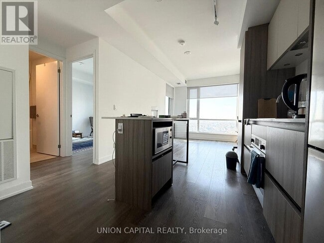 Photo du bâtiment - 7950 Bathurst St