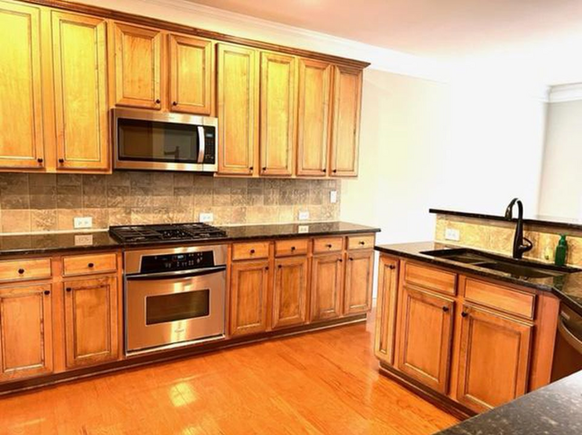 Building Photo - 2147 Yancey Ln NE