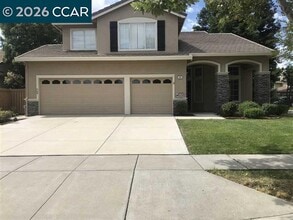 Building Photo - 689 Apple Hill Dr