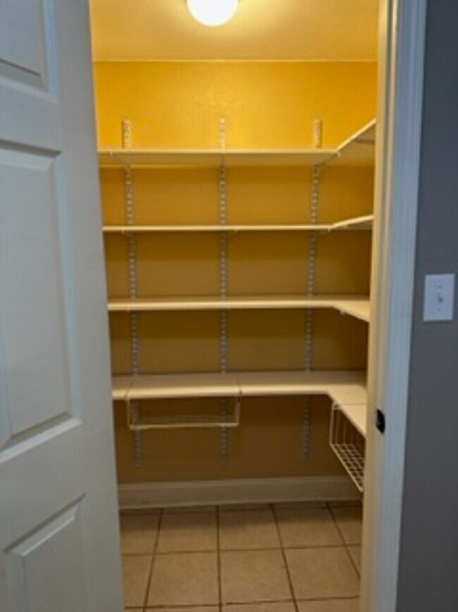 Foto del edificio - 4 Bedroom 2 Bath Home 2,272sqft