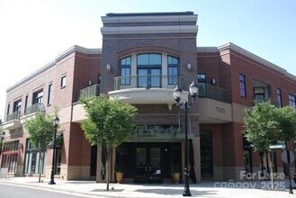 Building Photo - 720 Gov Morrison St