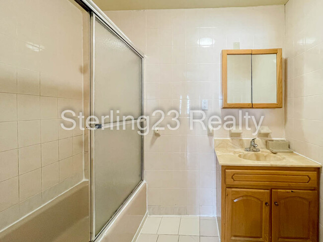 BATHROOM - 2550 22nd St