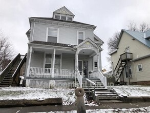 Building Photo - 407 E Monroe St