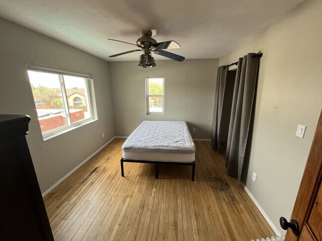 bedroom A - 3110 Monte Vista Blvd NE
