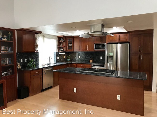 Foto del edificio - 4 br, 2 bath House - 40614 Mission Blvd.