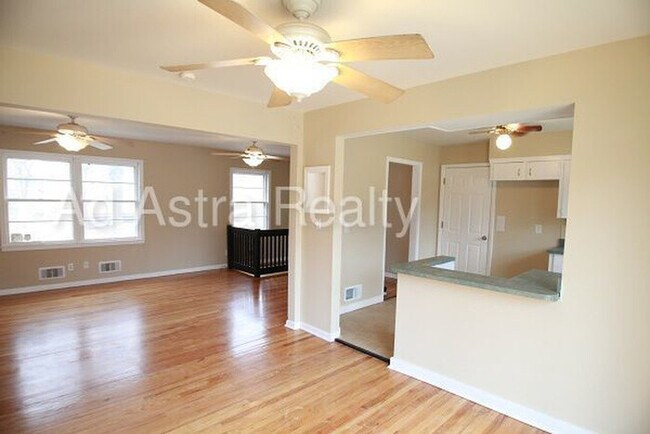 Foto del edificio - Lovely 3 Bed 1.5 Bath Home in the Northlan...