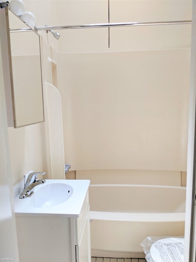 Foto del edificio - 2 br, 2 bath Apartment - 3923 Pine St