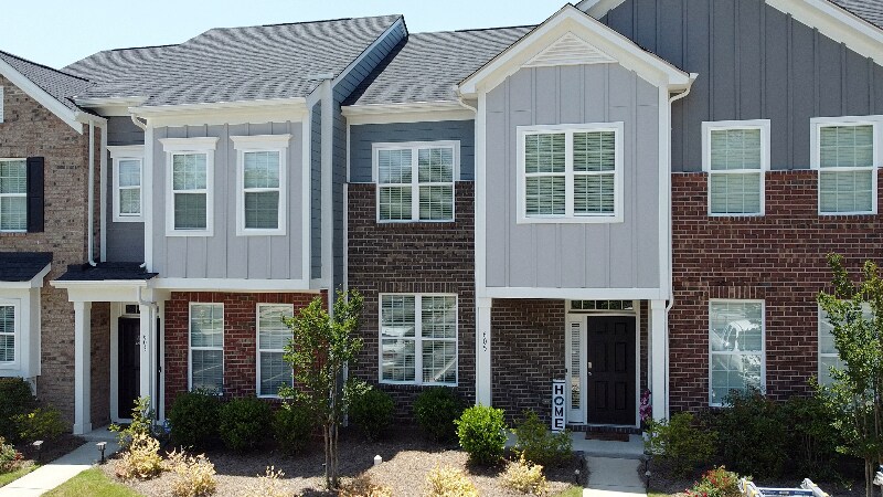Primary Photo - 605 Sweet Bonnie Ln