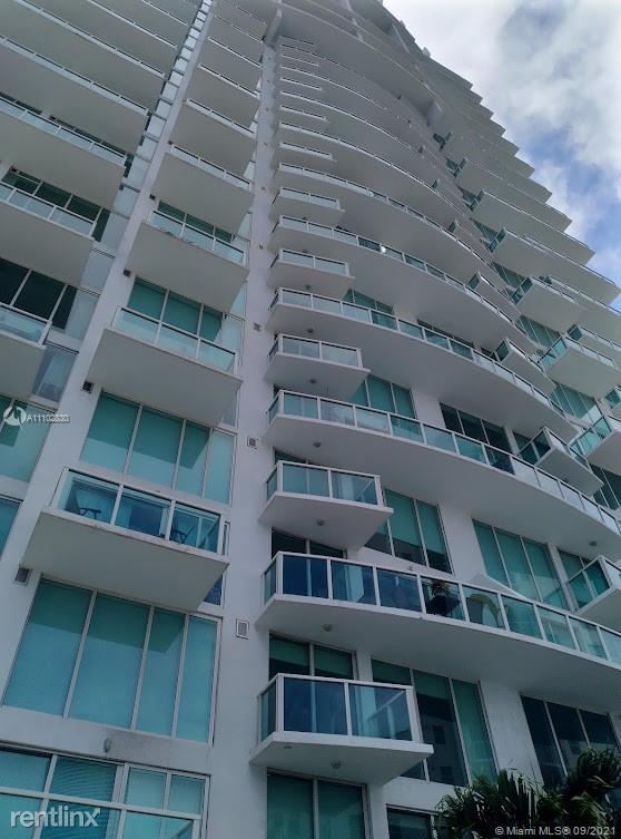 Building Photo - 1 br, 1 bath Condo - 41 SE 1st Street