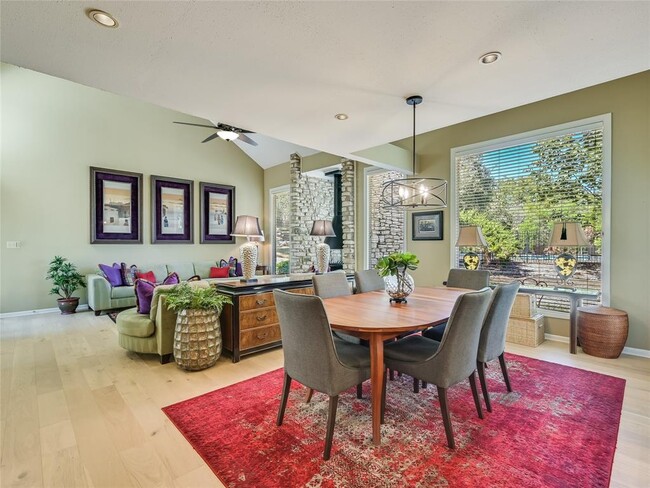Building Photo - 10 Stoney Creek Cove