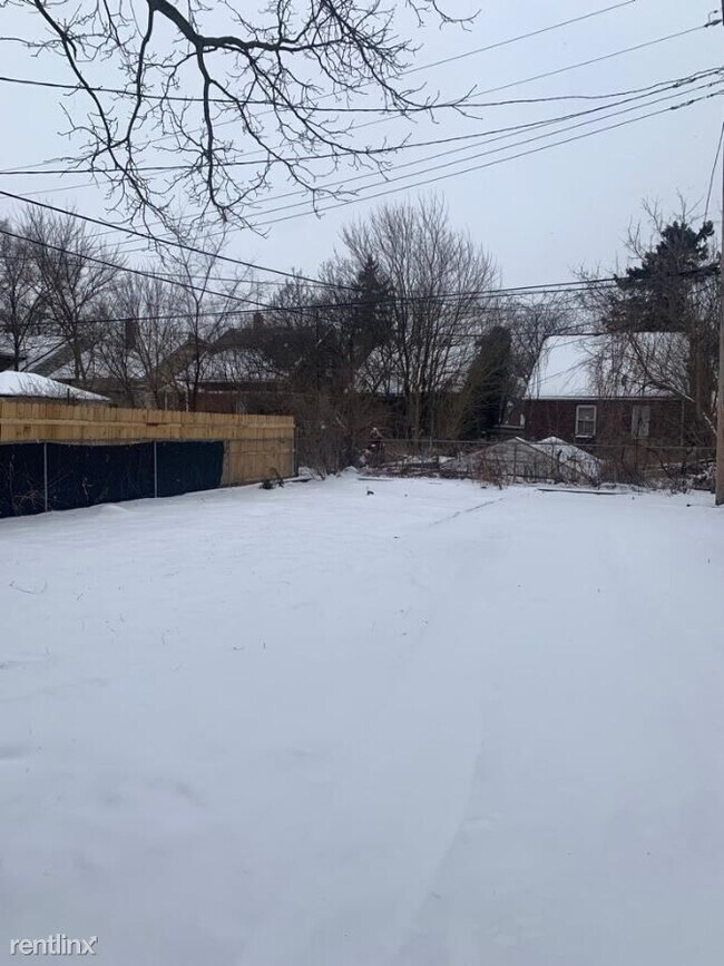 Foto del edificio - 4 br, 2 bath House - 18667 Westphalia St