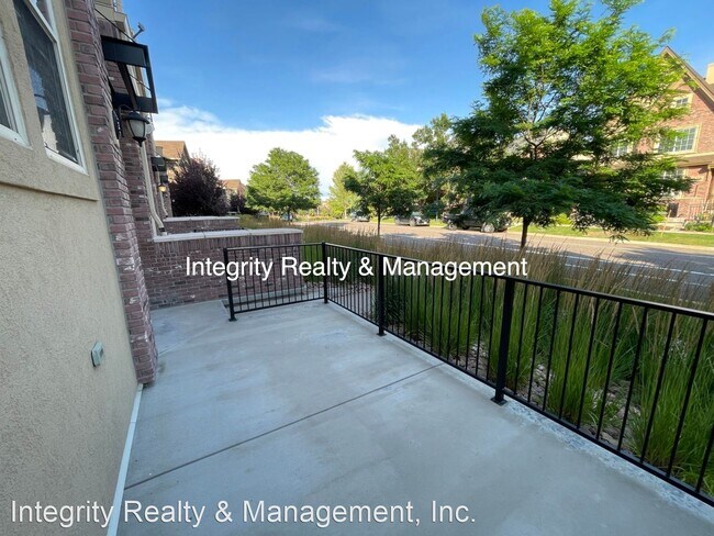 Building Photo - 3 br, 2.5 bath House - 950 Elmhurst Dr Unit D