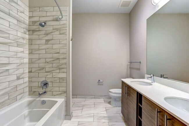 Foto del edificio - 1228 W Madison St
