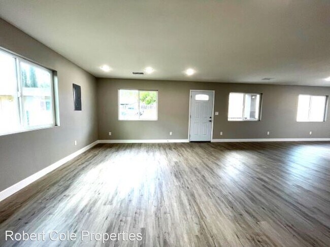 Building Photo - 2 br, 2 bath House - 11011 Campbell Ave