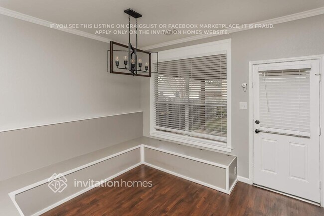 Foto del edificio - 2725 Mountain Lion Dr