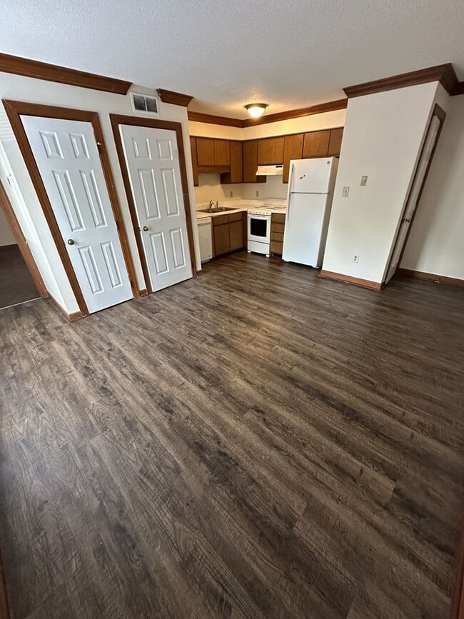 Building Photo - 1 Bedroom 1 Bathroom Condo!