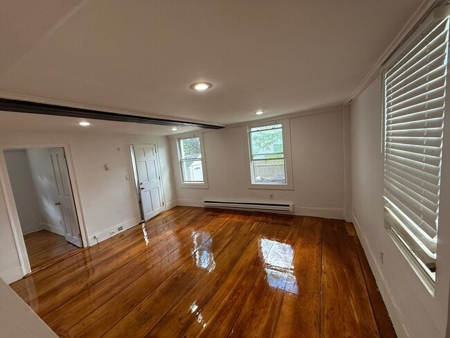 Foto del edificio - 171R Pleasant St