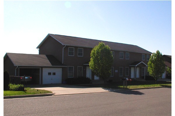 Primary Photo - 719 Republic Dr