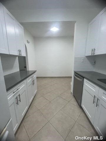 Foto del edificio - 60-61-61 60th Dr
