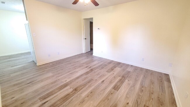 Foto del edificio - 210 Bolton Cir