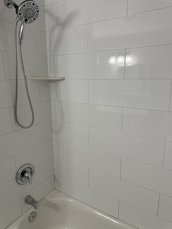 Foto del edificio - 412 Elmwood Dr