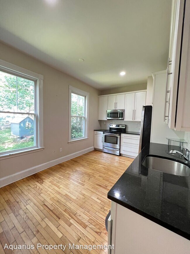 Building Photo - 4 br, 2 bath House - 61 Monument Street