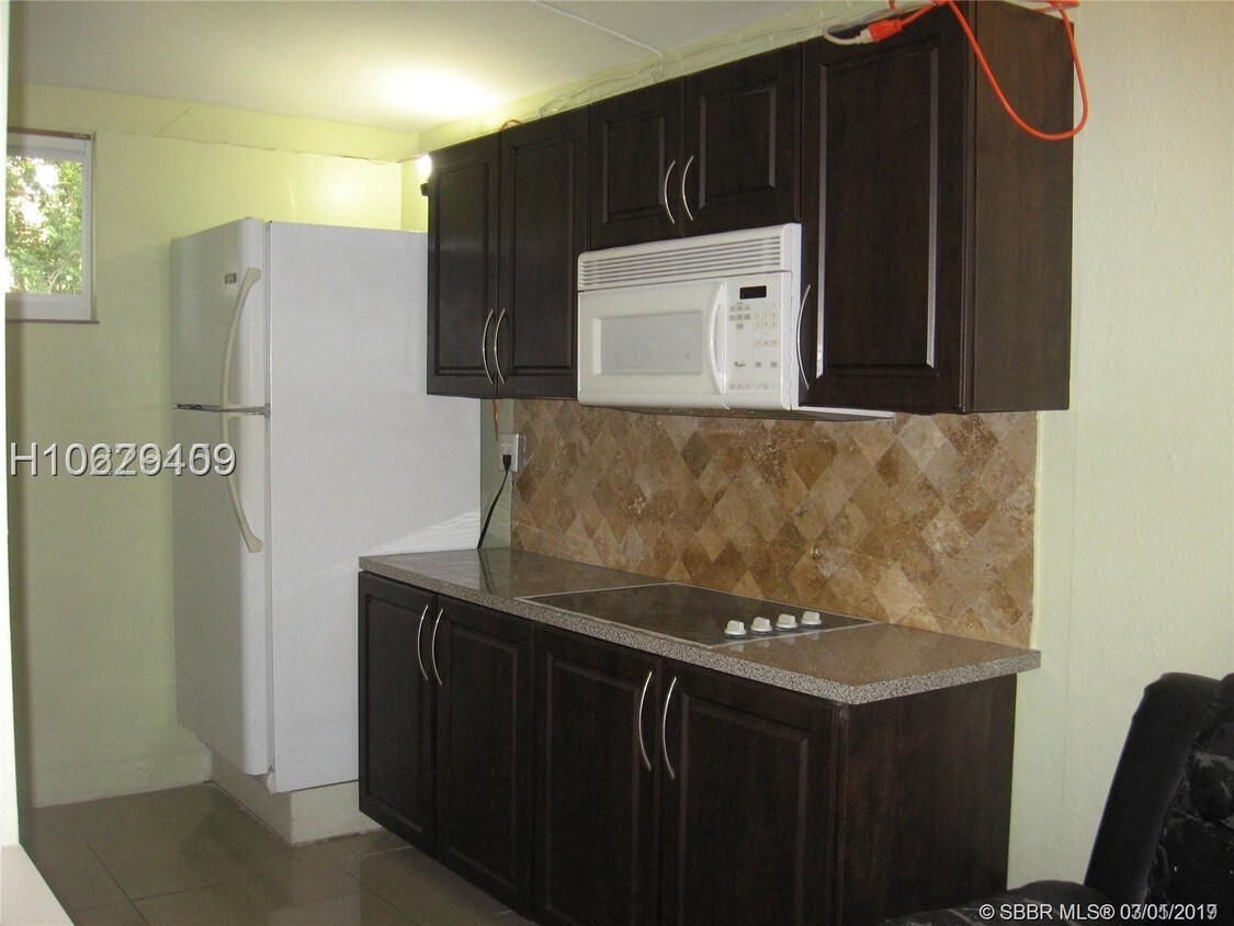 112 SW 7th Terrace, Hallandale Beach, FL 33009 House Rental in
