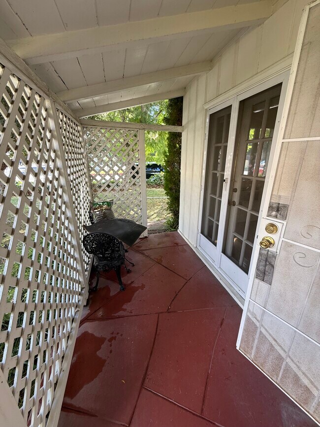 Foto del edificio - 11636 Valley Spring Ln