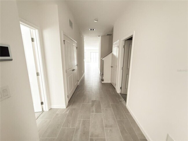 Foto del edificio - 1323 Butterfly Orchid Rd