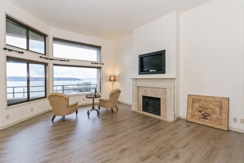 Building Photo - 2021 1st Ave