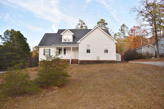 Building Photo - Charming 3bed/ 2 Bath Ranch in Lillington