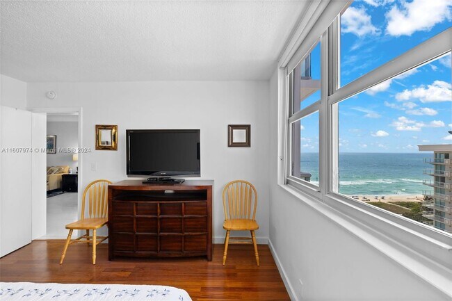 Foto del edificio - 9511 Collins Ave