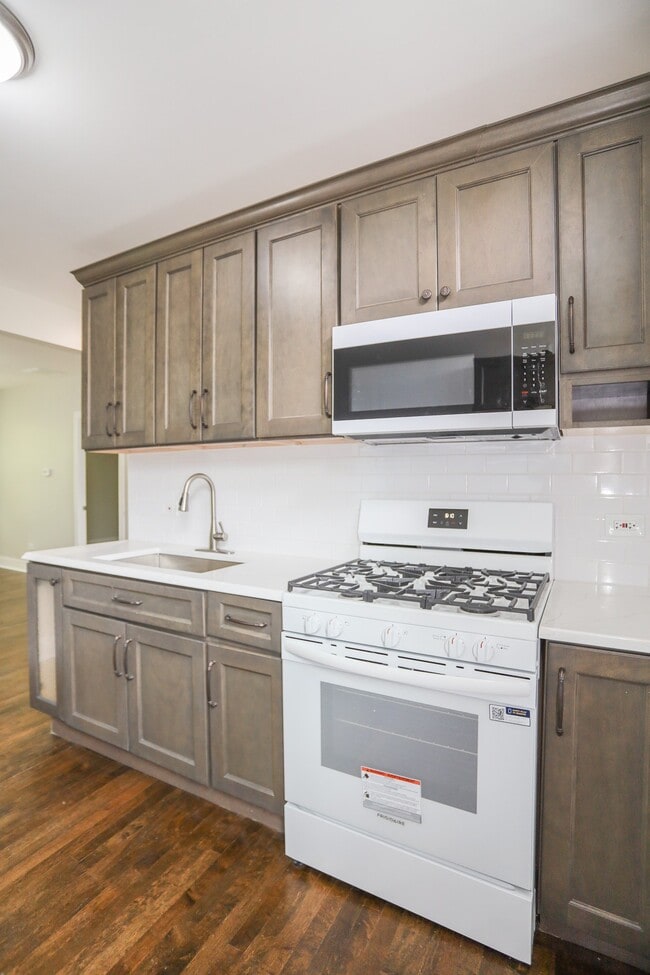 Foto del edificio - 2709 N Kilpatrick Ave