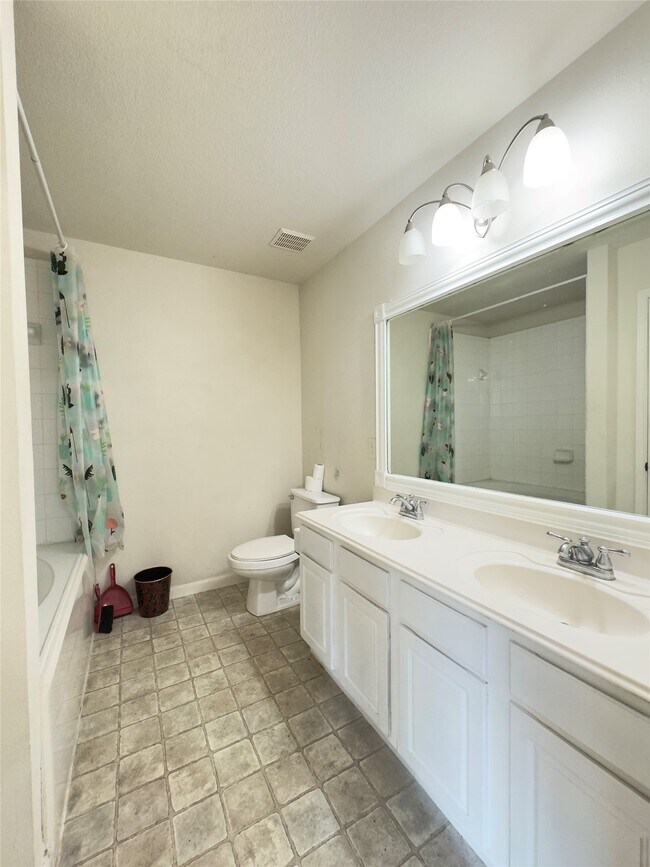 Foto del edificio - 7935 Barnes Ridge Ln
