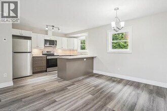 Building Photo - 38 Viewpoint Ave