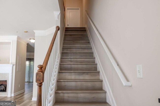 Foto del edificio - 1232 Harris Commons Pl