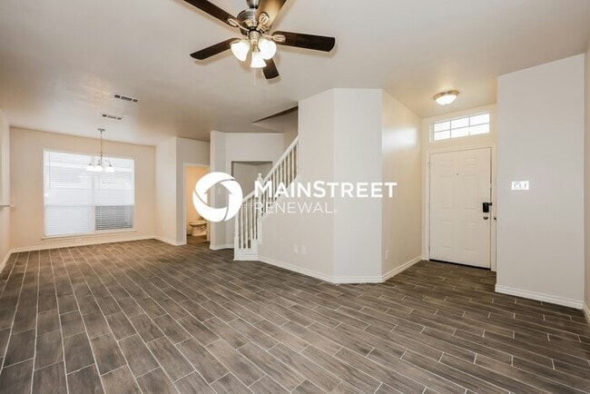 Building Photo - 3 Bedroom Pet-Friendly Home in DUNCANVILLE...