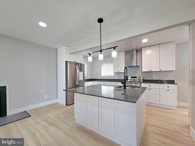 Foto del edificio - 2115 N Harrison St